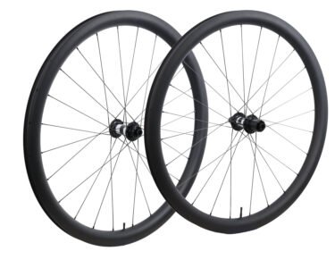 BENCH Composite Carbon GRAVEL CF40-700 TLR Hope Pro5 Boost Laufrad Set